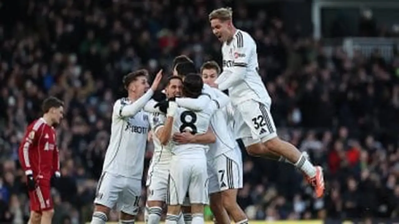 تعادل مثير 2-2.. ليفربول يفقد المزيد من النقاط أمام فولهام في الدوري الإنجليزي